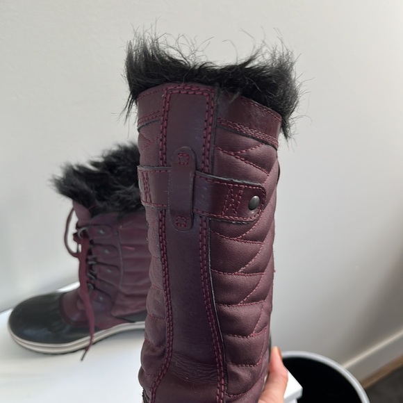 Sorel Boots - Picture 2 of 6